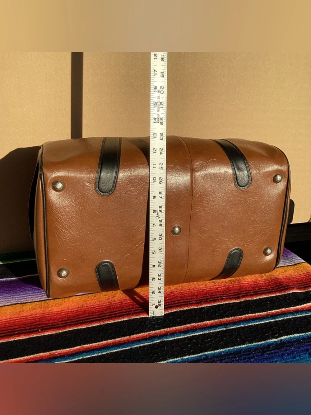 Vintage leather travel duffel bag with talon zippers - Picture 2 of 11